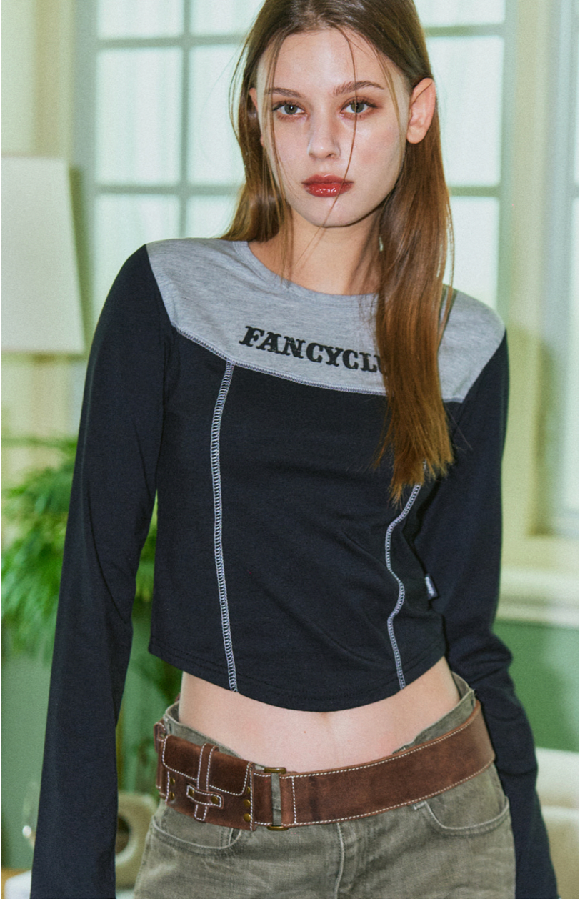 [𝐅𝐚𝐧𝐜𝐲 𝐜𝐥𝐮𝐛©] TURNING CLASSIC STITCH CROP TEE (2 color)