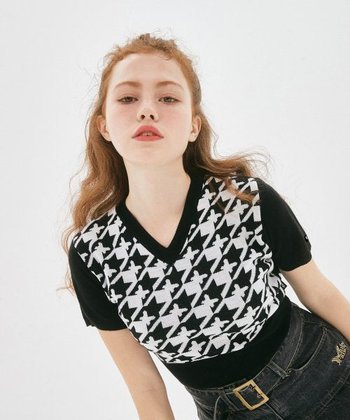 [𝐅𝐚𝐧𝐜𝐲 𝐜𝐥𝐮𝐛©] HOUNDSTOOTH CHECK CROPPED KNIT TOP (2 color)