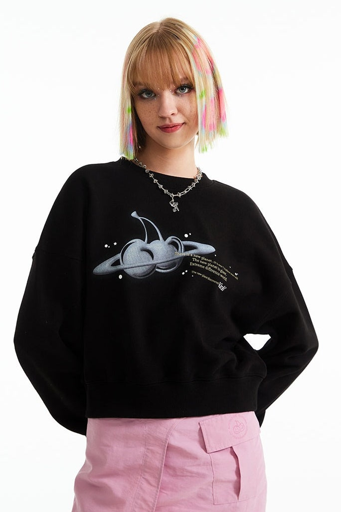 [KIRSH®] CHERRY PLANET GRAPHIC CROP SWEATSHIRT (2 color)